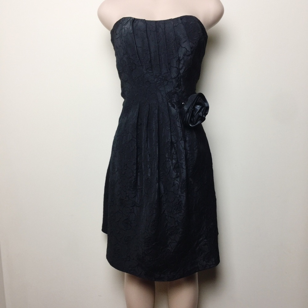 🆕️WHITE HOUSE BLACK MARKET Black Strapless